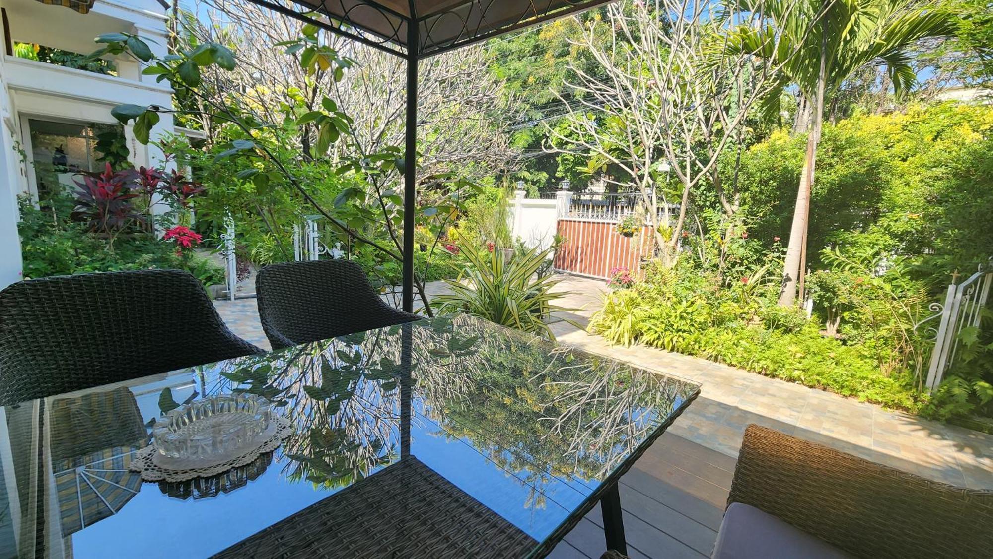 Chiangmai Singharat Road Villa Csiangmaj Kültér fotó