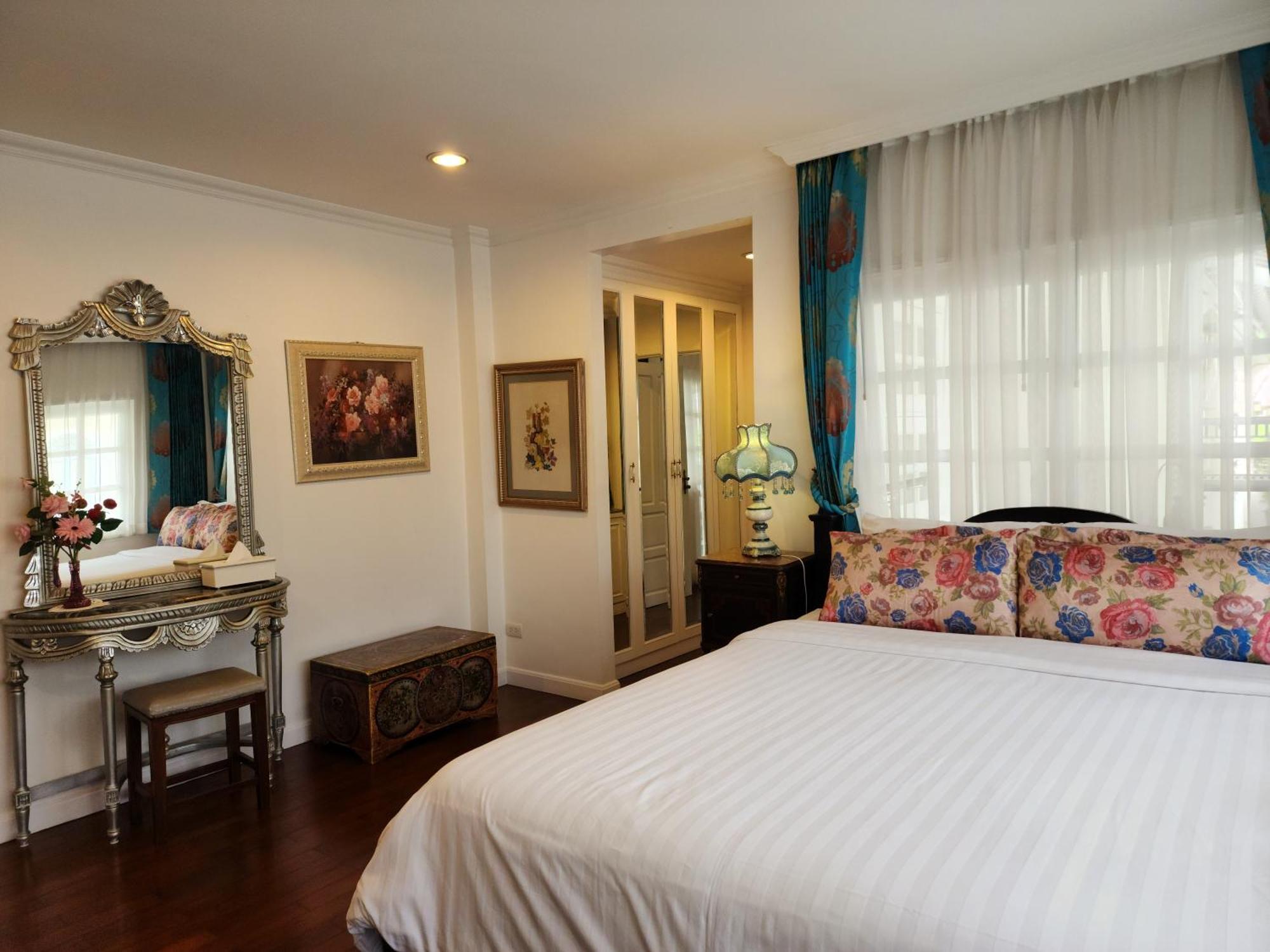 Chiangmai Singharat Road Villa Csiangmaj Kültér fotó
