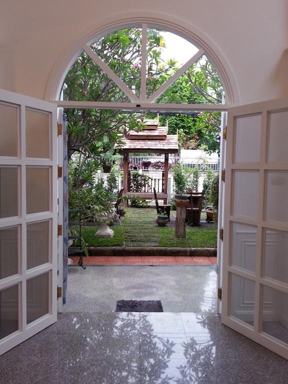 Chiangmai Singharat Road Villa Csiangmaj Kültér fotó