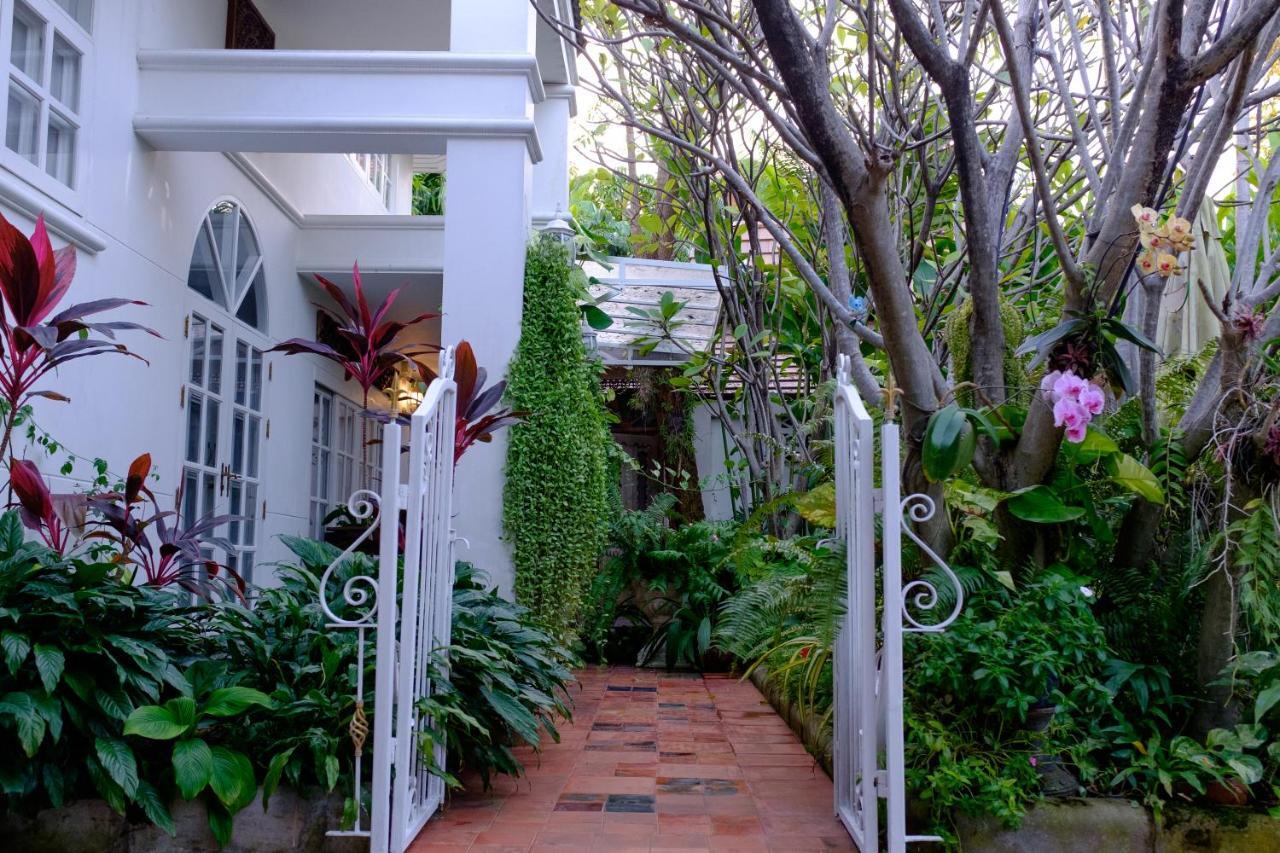 Chiangmai Singharat Road Villa Csiangmaj Kültér fotó